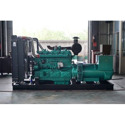 150kw乾能柴油發(fā)電機(jī)組-乾能6缸柴油機(jī)6135AZD柴油發(fā)電機(jī)組,缸徑/行程：135/150mm,柴油發(fā)電機(jī)組水冷發(fā)動(dòng)機(jī)功率171KW,柴油發(fā)電機(jī)組配套馬拉松斯坦福發(fā)電機(jī)。廠價(jià)直銷歡迎選購(gòu)：13773399855。