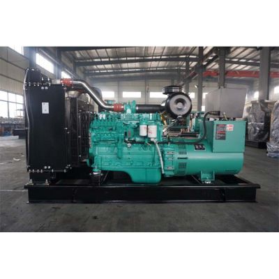 120kw東風(fēng)康明斯柴油發(fā)電機(jī)組-東風(fēng)康明斯6缸柴油機(jī)6BTAA5.9-G12柴油發(fā)電機(jī)組,缸徑/行程：102/120mm,柴油發(fā)電機(jī)組水冷發(fā)動(dòng)機(jī)功率140KW,柴油發(fā)電機(jī)組配套馬拉松斯坦福發(fā)電機(jī)。廠價(jià)直銷(xiāo)歡迎選購(gòu)：13773399855。
