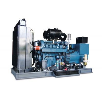 1500kw科曼柴油發(fā)電機(jī)組-科曼12缸柴油機(jī)12KMG-1870柴油發(fā)電機(jī)組,缸徑/行程：170/195mm,柴油發(fā)電機(jī)組水冷發(fā)動(dòng)機(jī)功率1665KW,柴油發(fā)電機(jī)組配套馬拉松斯坦福發(fā)電機(jī)。廠價(jià)直銷(xiāo)歡迎選購(gòu)：13773399855。