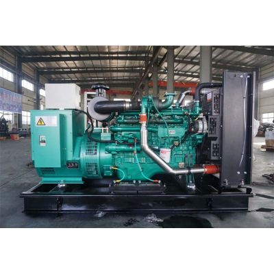 120kw玉柴柴油發(fā)電機(jī)組-玉柴6缸柴油機(jī)YC6B180L-D20柴油發(fā)電機(jī)組,缸徑/行程：108/125mm,柴油發(fā)電機(jī)組水冷發(fā)動(dòng)機(jī)功率132KW,柴油發(fā)電機(jī)組配套馬拉松斯坦福發(fā)電機(jī)。廠價(jià)直銷歡迎選購：13773399855。