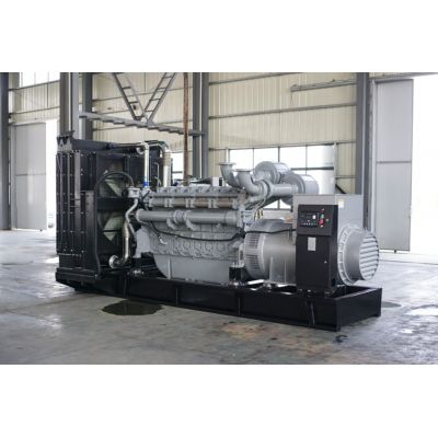 600kw珀金斯柴油發(fā)電機組-珀金斯6缸柴油機4006-23TAG3A柴油發(fā)電機組,缸徑/行程：160/190mm,柴油發(fā)電機組水冷發(fā)動機功率679KW,柴油發(fā)電機組配套馬拉松斯坦福發(fā)電機。廠價直銷歡迎選購：13773399855。