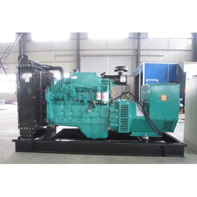 150kw東風(fēng)康明斯柴油發(fā)電機(jī)組-東風(fēng)康明斯6缸柴油機(jī)6CTA8.3-G2柴油發(fā)電機(jī)組,缸徑/行程：114/135mm,柴油發(fā)電機(jī)組水冷發(fā)動(dòng)機(jī)功率163KW,柴油發(fā)電機(jī)組配套馬拉松斯坦福發(fā)電機(jī)。廠價(jià)直銷歡迎選購(gòu)：13773399855。