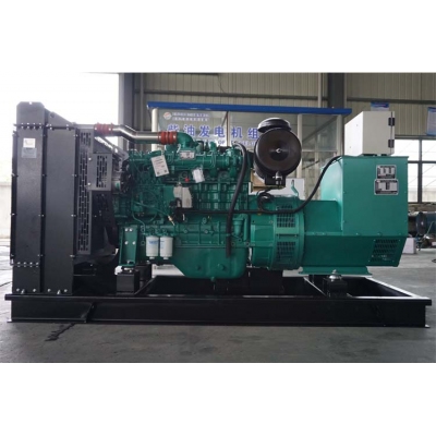 150kw玉柴柴油發(fā)電機(jī)組-玉柴6缸柴油機(jī)YC6A245-D30柴油發(fā)電機(jī)組,缸徑/行程：108/132mm,柴油發(fā)電機(jī)組水冷發(fā)動(dòng)機(jī)功率181KW,柴油發(fā)電機(jī)組配套馬拉松斯坦福發(fā)電機(jī)。廠價(jià)直銷(xiāo)歡迎選購(gòu)：13773399855。